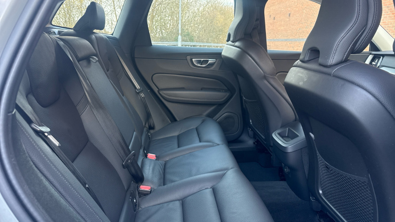 Volvo XC60 2.0 B5P Core 5dr AWD Geartronic Petrol Estate